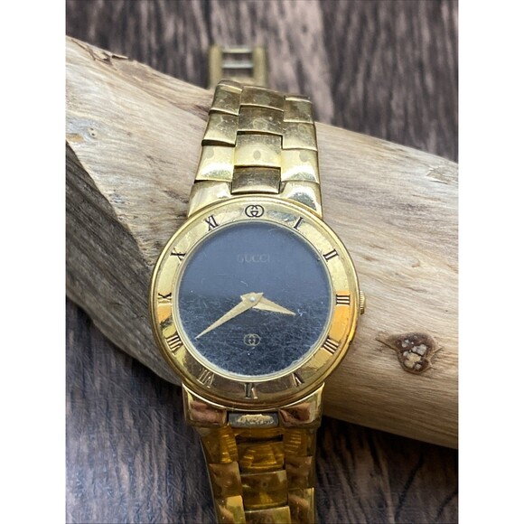 Vintage Gucci Gold Ladies Watch With Black Dial Working New Battery main image 6